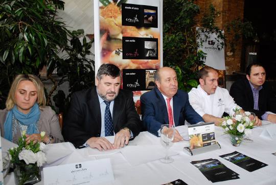 &copy;Ayto.Granada: El Grupo de restaurantes Ermita ofrece la primera carta en sistema Braille de la ciudad